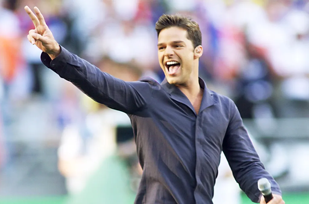 ricky-martin-1998-billboard-1548